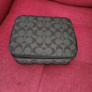 Coach tech organizer